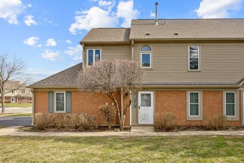 Tiny photo for 273 Doral Court #A, Elk Grove Village, IL 60007 (MLS # 12595480)