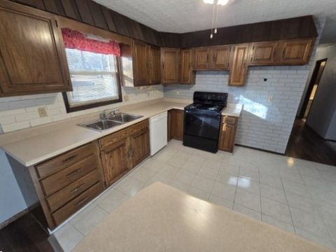 Tiny photo for 1025 Lake Shore Drive, Mt Vernon, IL 62864 (MLS # 12549262)