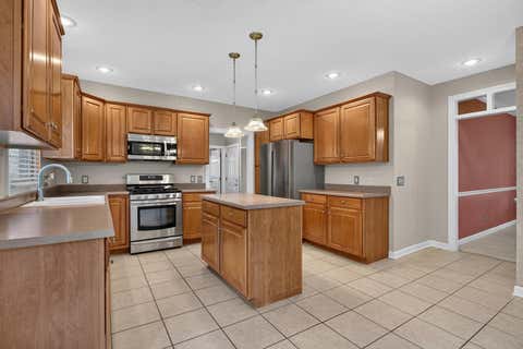 Tiny photo for 3410 St James Avenue, Bettendorf, IA 52722 (MLS # 12711353)