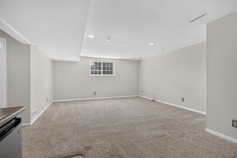 Tiny photo for 3410 St James Avenue, Bettendorf, IA 52722 (MLS # 12711353)