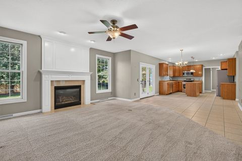 Tiny photo for 3410 St James Avenue, Bettendorf, IA 52722 (MLS # 12711353)