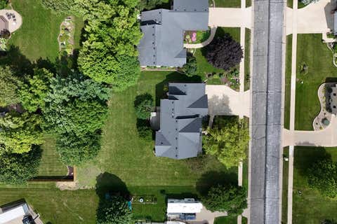 Tiny photo for 3410 St James Avenue, Bettendorf, IA 52722 (MLS # 12711353)