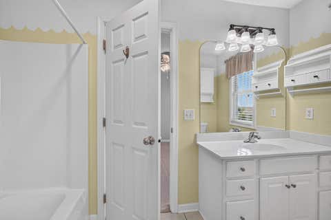 Tiny photo for 3410 St James Avenue, Bettendorf, IA 52722 (MLS # 12711353)