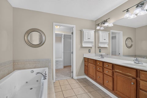 Tiny photo for 3410 St James Avenue, Bettendorf, IA 52722 (MLS # 12711353)