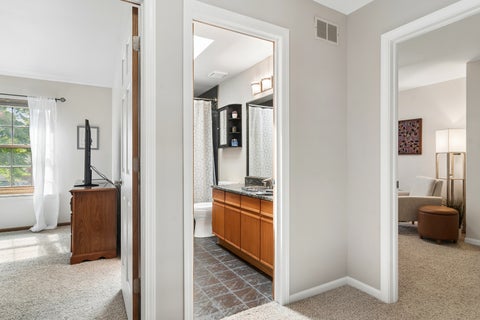 Tiny photo for 4608 Mumford Drive, Hoffman Estates, IL 60192 (MLS # 12767071)