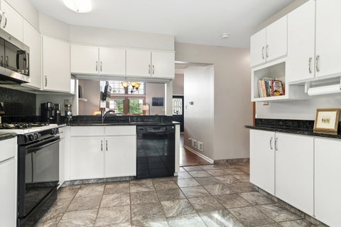 Tiny photo for 4608 Mumford Drive, Hoffman Estates, IL 60192 (MLS # 12767071)