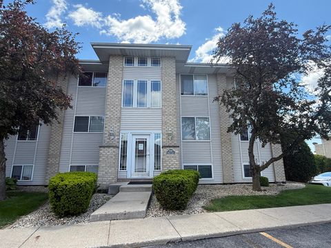 Photo of Crest Hill, IL 60435 (MLS # 12652194)