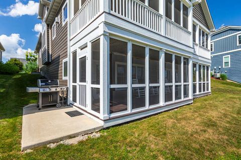 Tiny photo for 17 Windward Way, Ottawa, IL 61350 (MLS # 12433038)