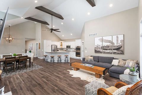 Tiny photo for 17 Windward Way, Ottawa, IL 61350 (MLS # 12433038)