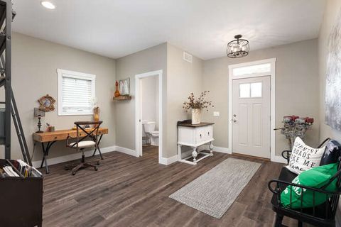 Tiny photo for 17 Windward Way, Ottawa, IL 61350 (MLS # 12433038)