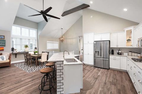 Tiny photo for 17 Windward Way, Ottawa, IL 61350 (MLS # 12433038)