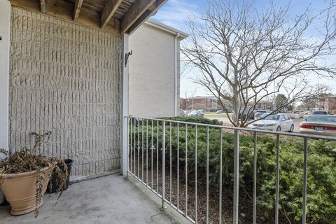 Tiny photo for 764 N Gary Avenue #110, Carol Stream, IL 60188 (MLS # 12587624)