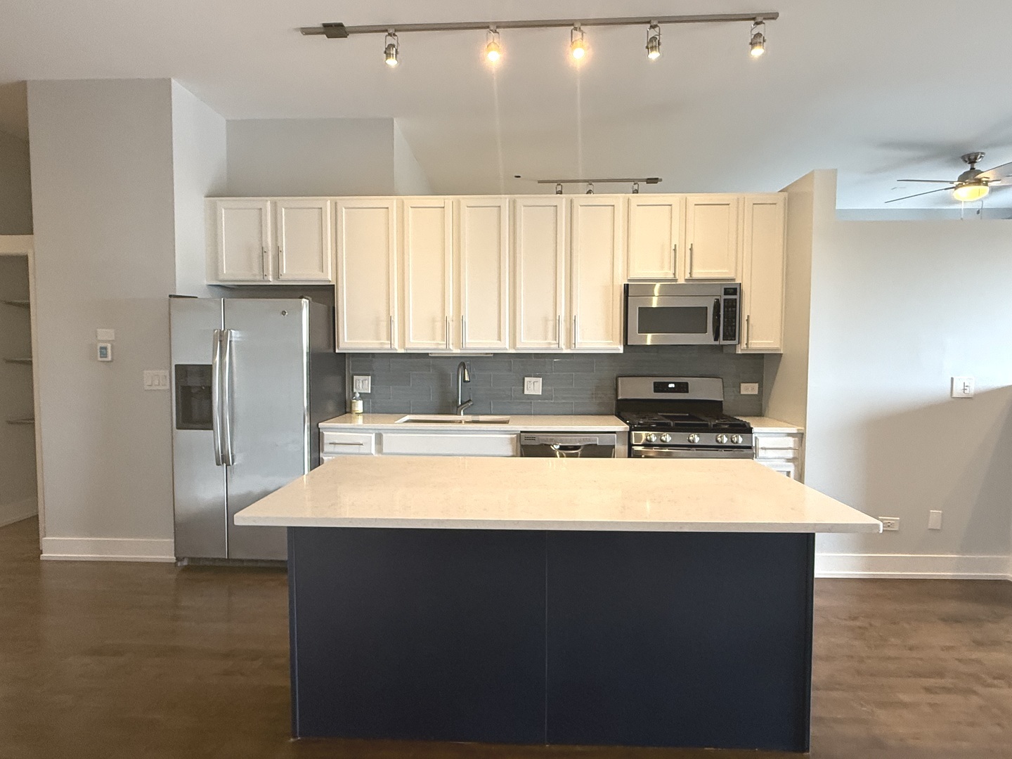 1000 E 53rd Street 510