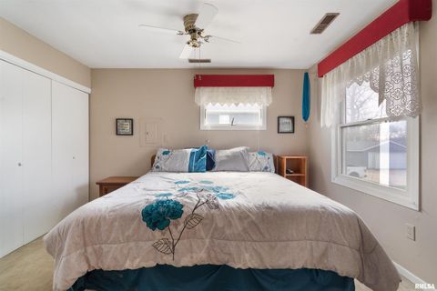 Tiny photo for 4523 S CONCORD Street, Davenport, IA 52802 (MLS # QC4270102)