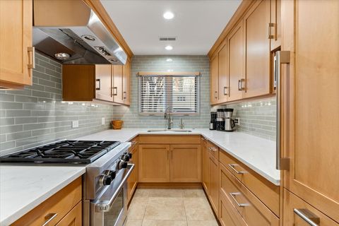 Tiny photo for 982 S Park Terrace, Chicago, IL 60605 (MLS # 12599441)