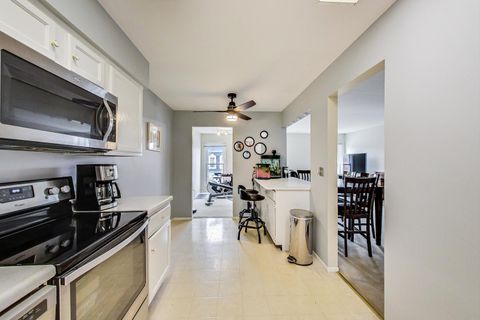 Tiny photo for 747 GARFIELD Avenue #C, Libertyville, IL 60048 (MLS # 12451308)