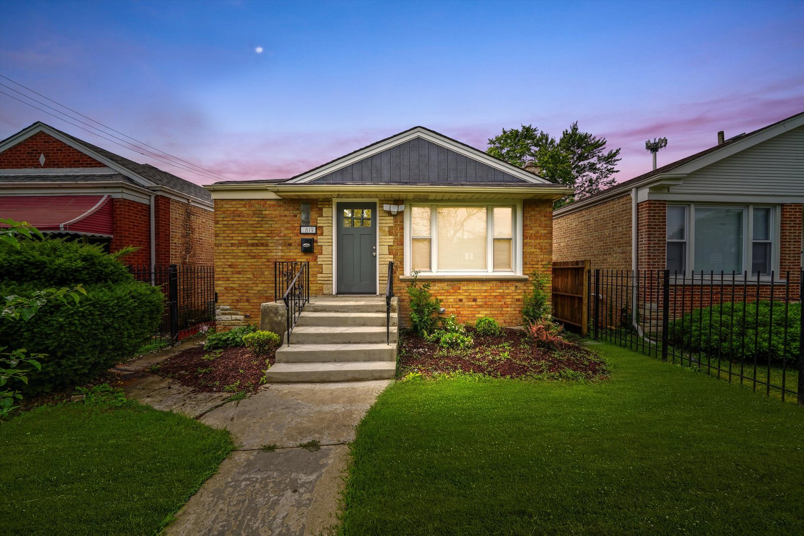 819 E 98th Place