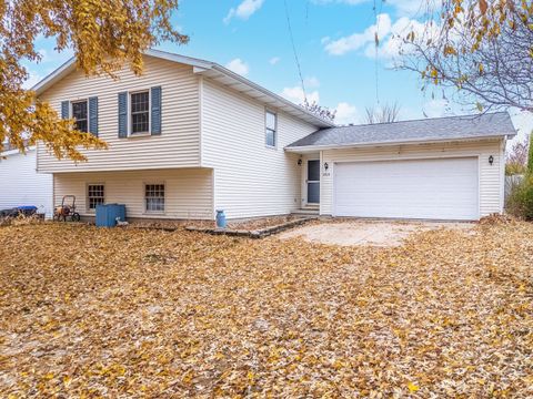 Tiny photo for 2713 Essington Street, Bloomington, IL 61705 (MLS # 12531552)