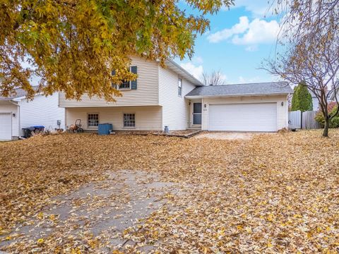 Tiny photo for 2713 Essington Street, Bloomington, IL 61705 (MLS # 12531552)