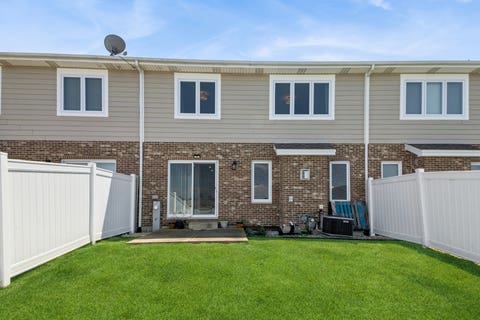 Tiny photo for 8166 W 87th Street #8166, Hickory Hills, IL 60457 (MLS # 12701146)