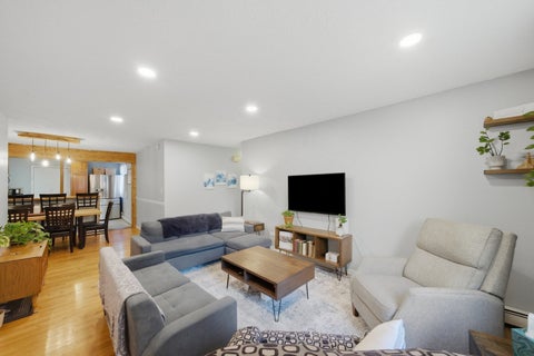 Tiny photo for 1626 W Greenleaf Avenue #1E, Chicago, IL 60626 (MLS # 12759690)