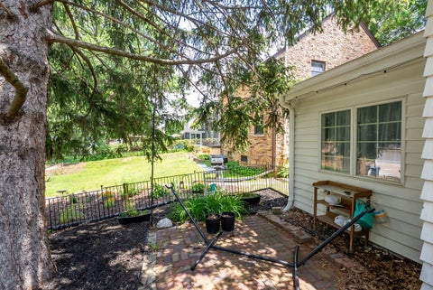 Tiny photo for 3008 E 18th Street, Davenport, IA 52803 (MLS # 12669568)