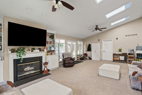 Tiny photo for 3008 E 18th Street, Davenport, IA 52803 (MLS # 12669568)