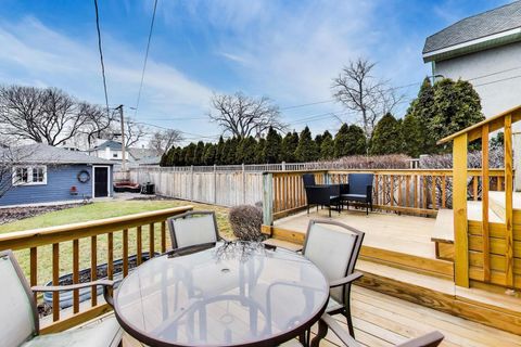 Tiny photo for 921 Wenonah Avenue, Oak Park, IL 60304 (MLS # 12570115)
