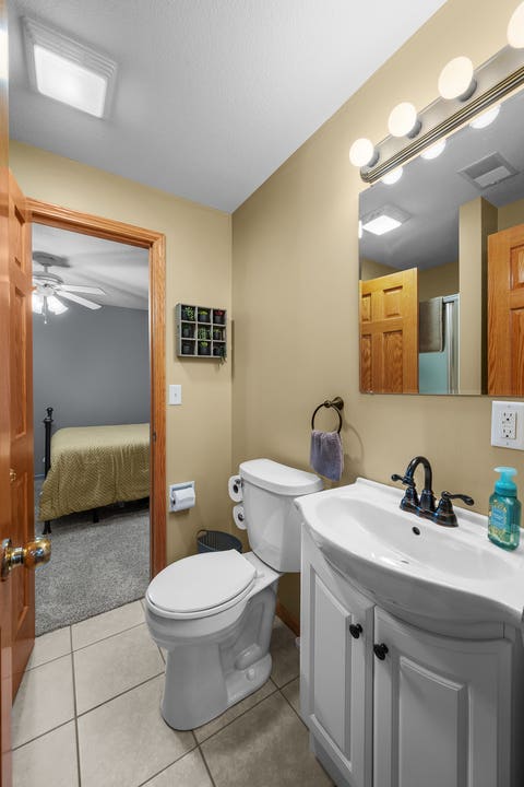 Tiny photo for 2530 Bellevue Avenue, Bettendorf, IA 52722 (MLS # 12740623)