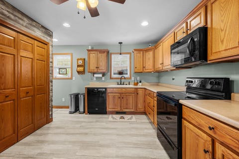 Tiny photo for 2530 Bellevue Avenue, Bettendorf, IA 52722 (MLS # 12740623)