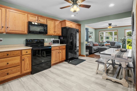 Tiny photo for 2530 Bellevue Avenue, Bettendorf, IA 52722 (MLS # 12740623)
