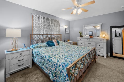 Tiny photo for 2530 Bellevue Avenue, Bettendorf, IA 52722 (MLS # 12740623)