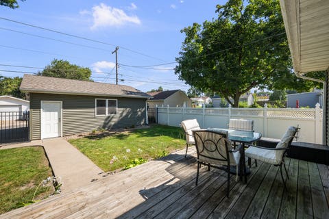 Tiny photo for 2530 Bellevue Avenue, Bettendorf, IA 52722 (MLS # 12740623)