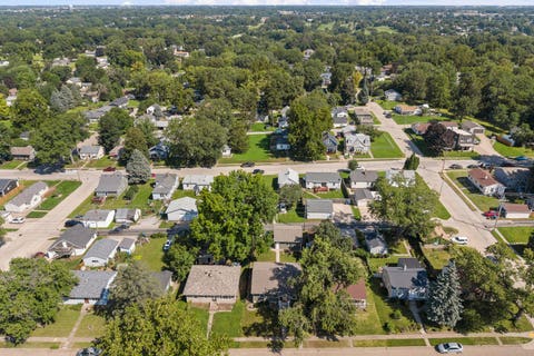Tiny photo for 2530 Bellevue Avenue, Bettendorf, IA 52722 (MLS # 12740623)