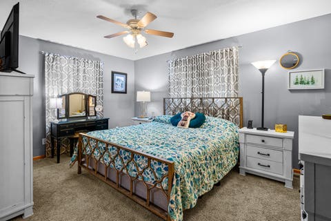 Tiny photo for 2530 Bellevue Avenue, Bettendorf, IA 52722 (MLS # 12740623)