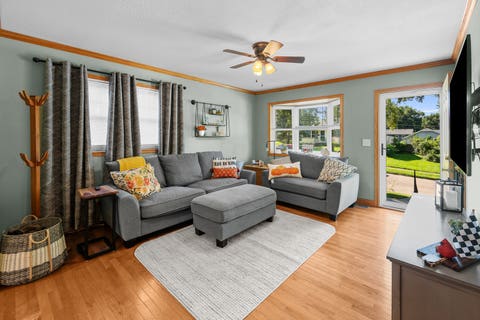 Tiny photo for 2530 Bellevue Avenue, Bettendorf, IA 52722 (MLS # 12740623)