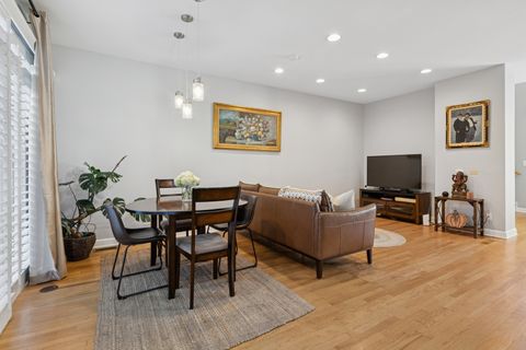 Tiny photo for 1838 Aberdeen Drive, Glenview, IL 60025 (MLS # 12512920)