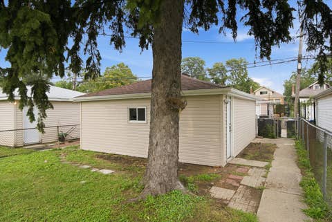 Tiny photo for 8437 S King Drive, Chicago, IL 60619 (MLS # 12730512)