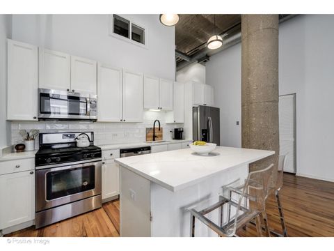 Tiny photo for 758 N Larrabee Street #514, Chicago, IL 60654 (MLS # 12591498)