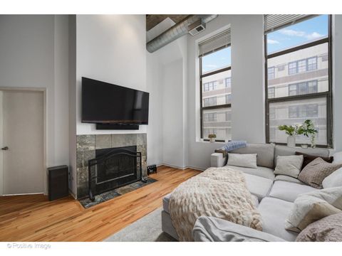 Tiny photo for 758 N Larrabee Street #514, Chicago, IL 60654 (MLS # 12591498)