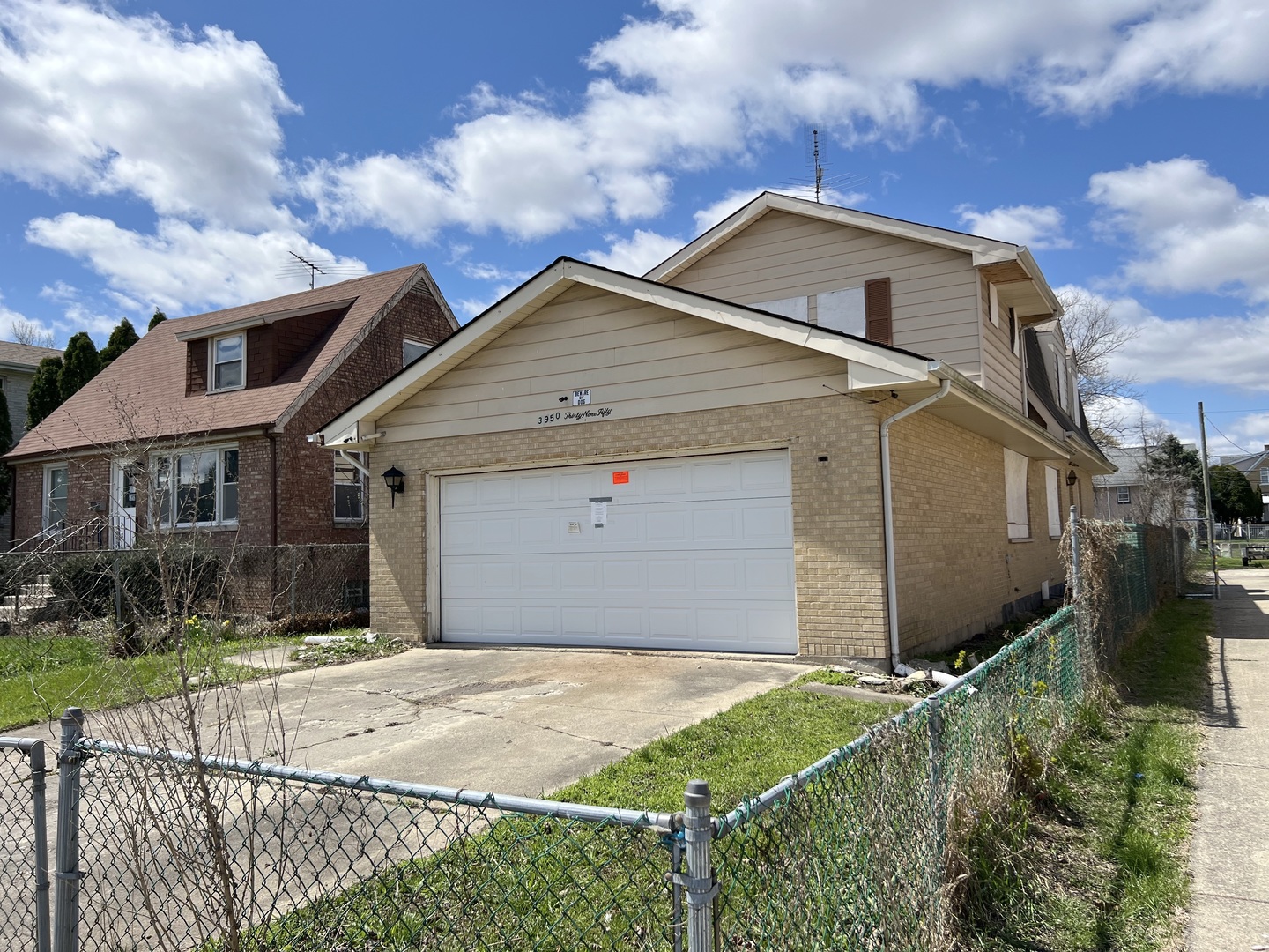 3950 CENTER Avenue