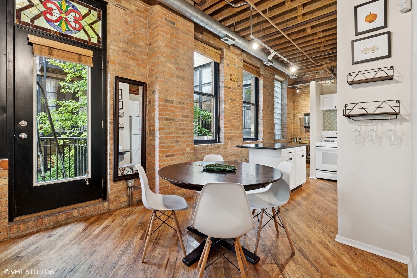 226 N Clinton Street 227