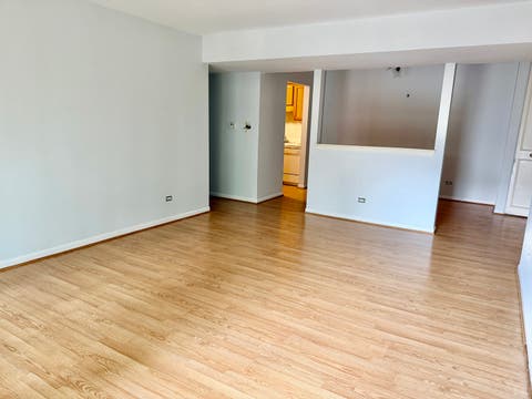 Tiny photo for 5721 W 103rd Street #304, Oak Lawn, IL 60453 (MLS # 12713135)