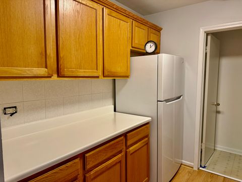 Tiny photo for 5721 W 103rd Street #304, Oak Lawn, IL 60453 (MLS # 12713135)