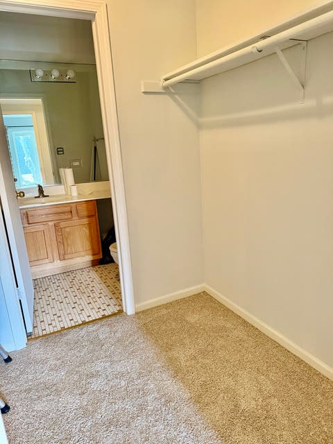 Tiny photo for 5721 W 103rd Street #304, Oak Lawn, IL 60453 (MLS # 12713135)