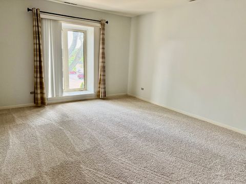 Tiny photo for 5721 W 103rd Street #304, Oak Lawn, IL 60453 (MLS # 12713135)