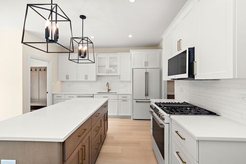 Tiny photo for 700 Czacki Street, Lemont, IL 60439 (MLS # 12489435)