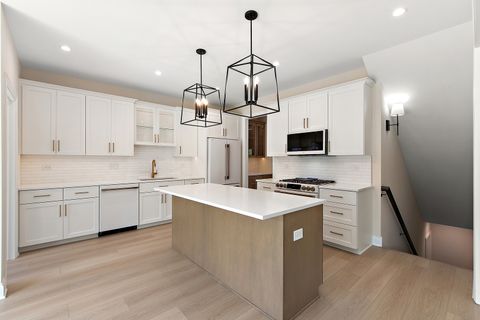 Tiny photo for 700 Czacki Street, Lemont, IL 60439 (MLS # 12489435)