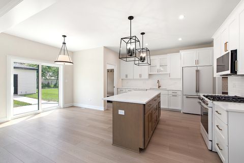 Tiny photo for 700 Czacki Street, Lemont, IL 60439 (MLS # 12489435)