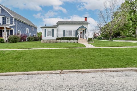 Tiny photo for 302 E Division Street, Lemont, IL 60439 (MLS # 12626248)